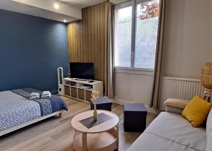 Appartement Le Nid Secret 5 Minutes A Pied De La Avec Place Parking Privée